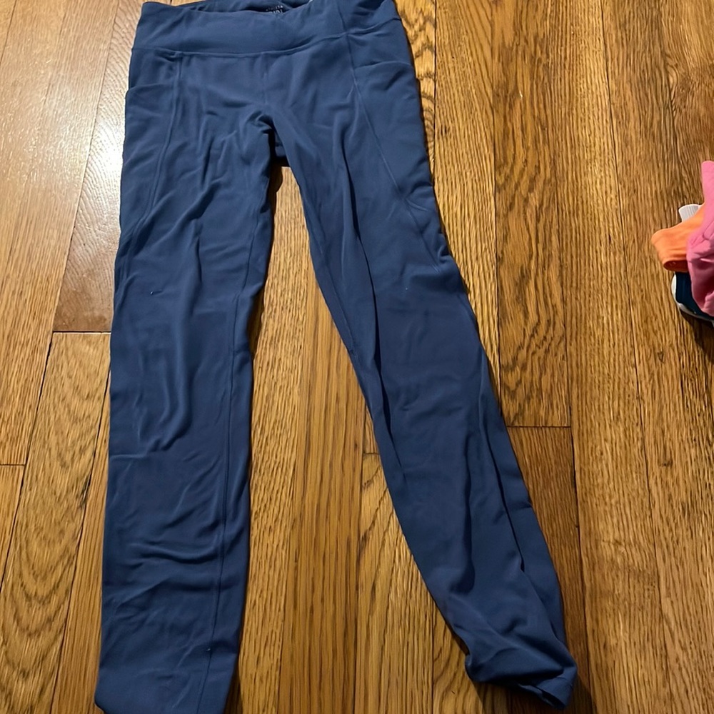 Athletes girl leggings